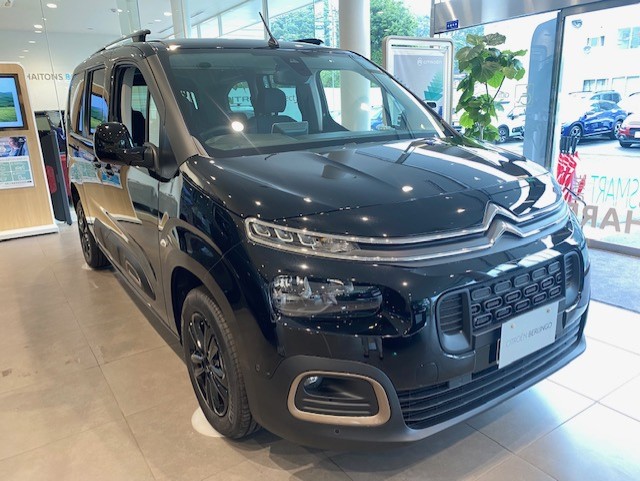 ベルランゴ特別仕様車【Edition Noire】展示しております！