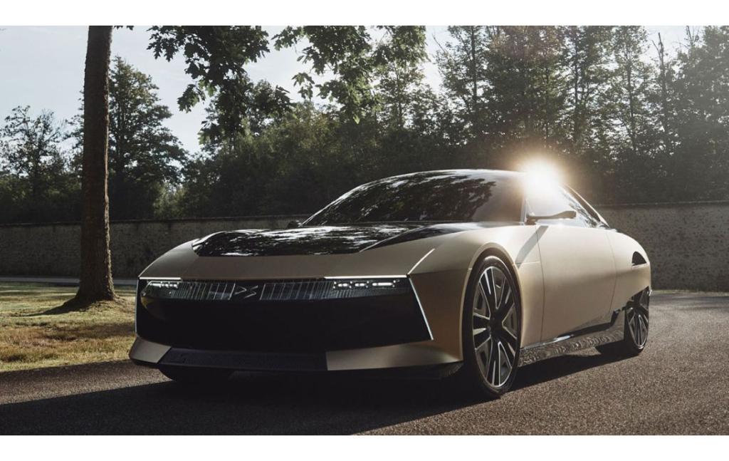 エクステリア（５４年前の車が復活）