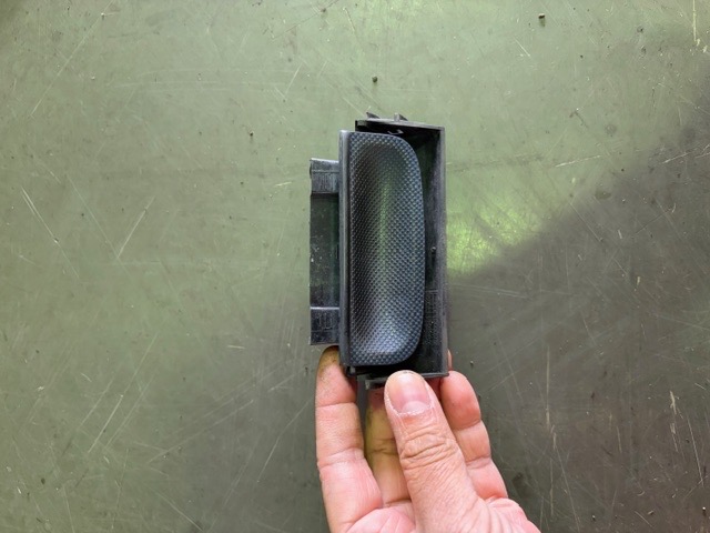 リヤゲートハンドル交換