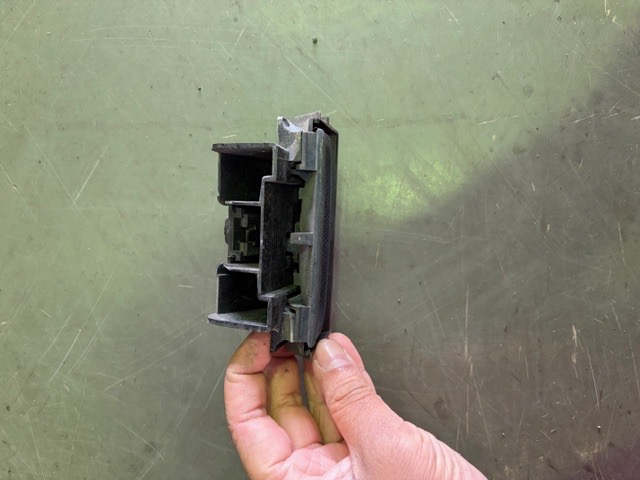 リヤゲートハンドル交換