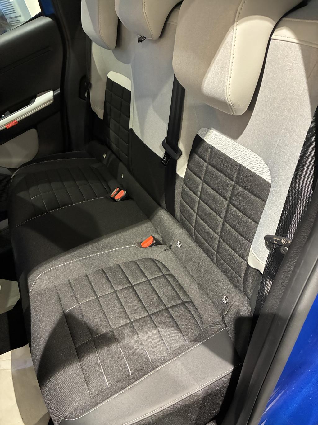 新型Ｃ３ＨＹＢＲＩＤ(インテリア）