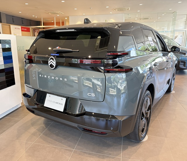 【C5 AIRCROSS】展示しております(^^)